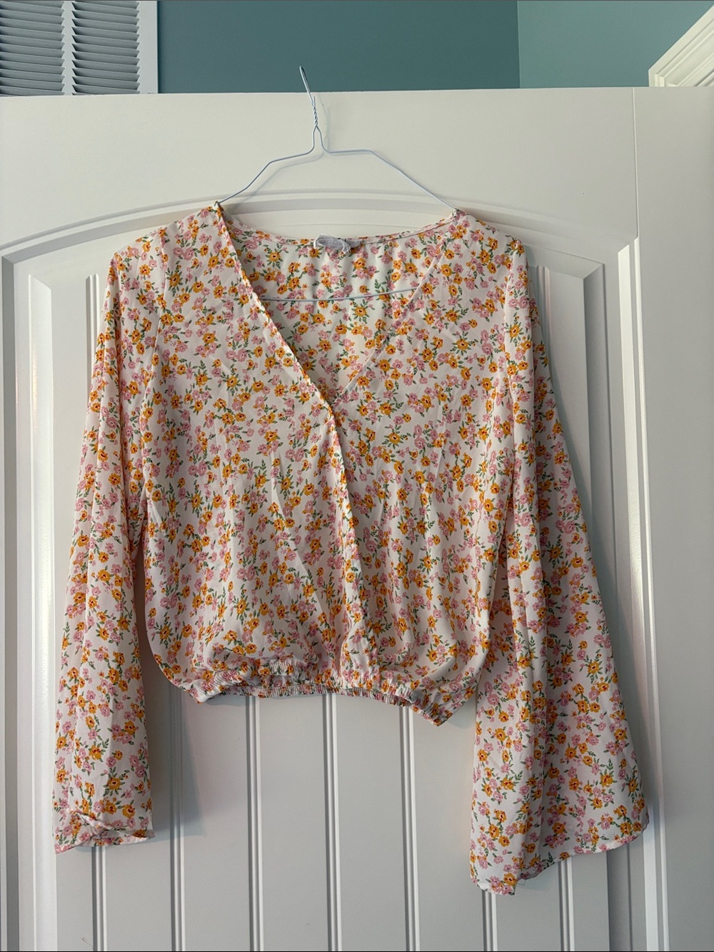 Sadie & Sage Pink Floral Faux-Wrap Cropped Blouse Sz S